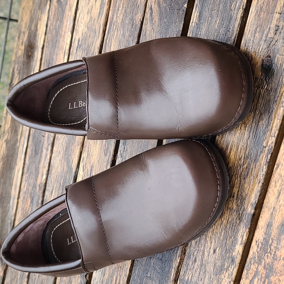 L. L Bean Brown leather clogs - Picture 2 of 5